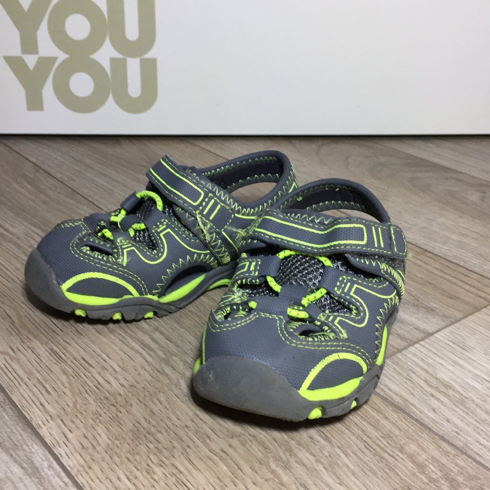 TODDLER BOY CLOSED SANDAL 👦🏻